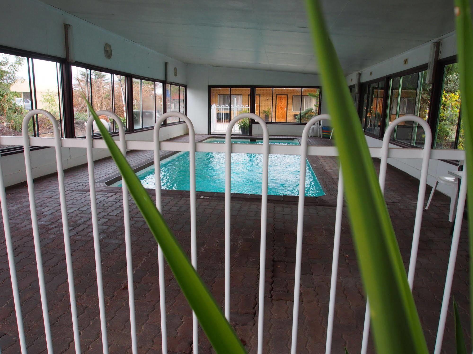 Majestic Motel Horsham Exterior foto